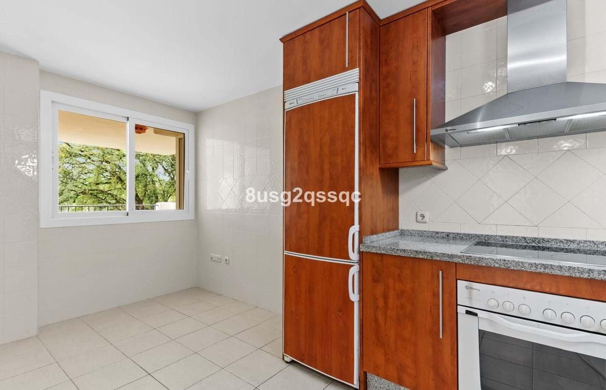 Apartamento de 3 habitaciones en Marbella en venta con piscina garaje - 399.000 € (Ref: 9932160)