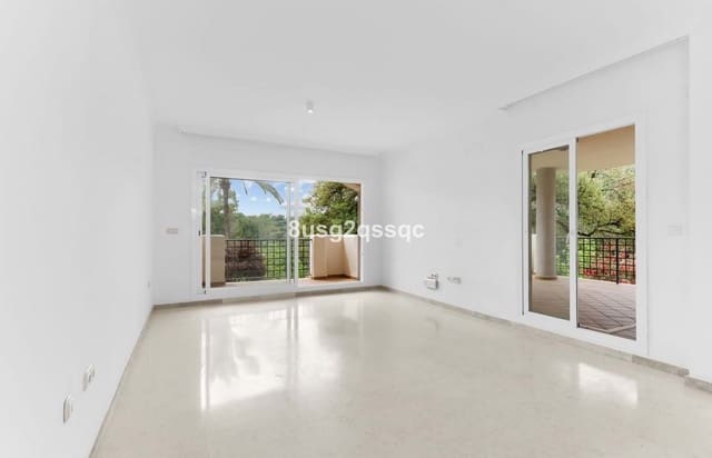 Apartamento de 3 habitaciones en Marbella en venta con piscina garaje - 399.000 € (Ref: 9932160)