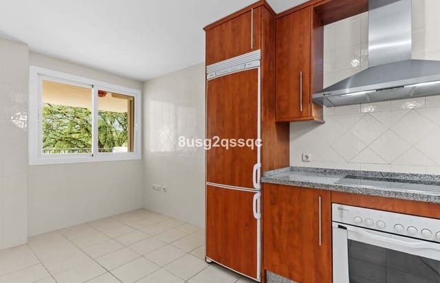 Apartamento de 3 habitaciones en Marbella en venta con piscina garaje - 399.000 € (Ref: 9932160)