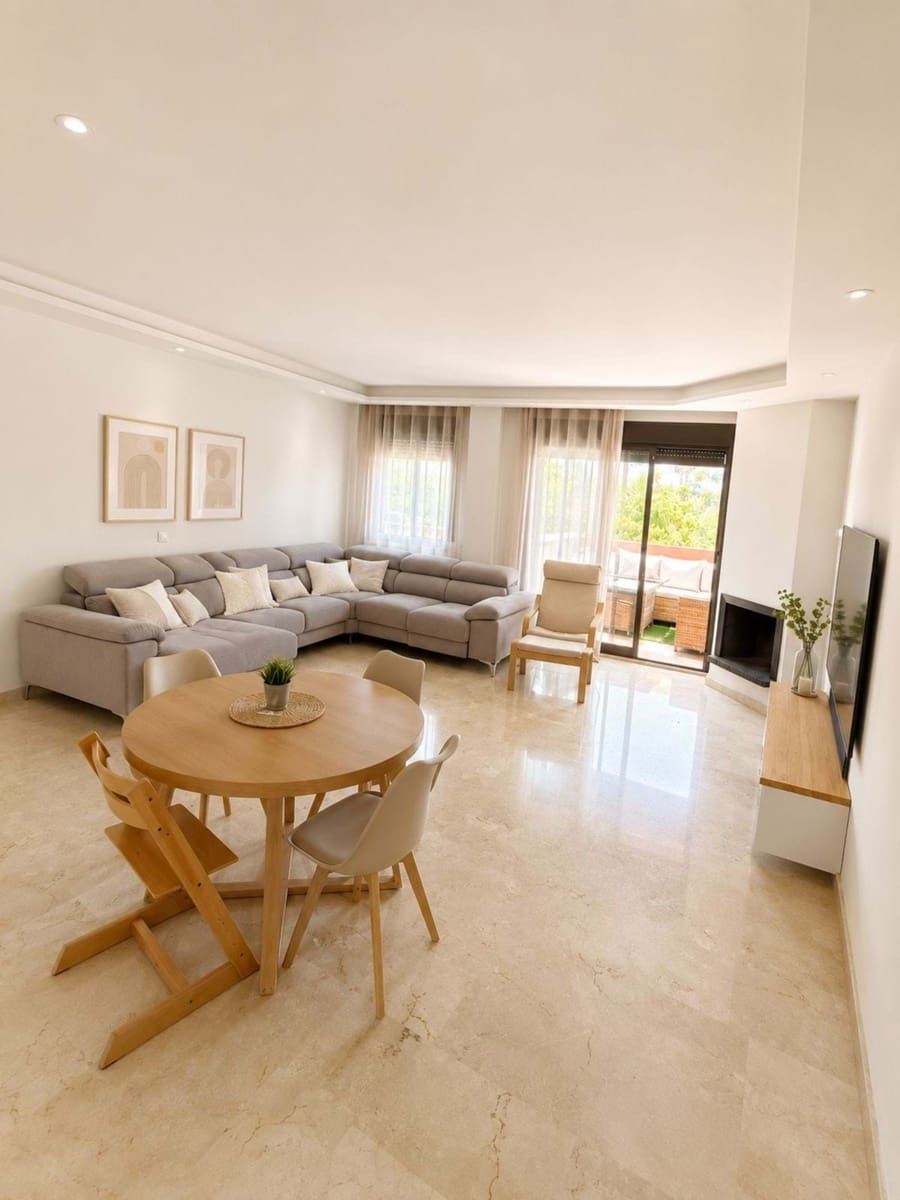 Apartamento de 4 habitaciones en Casares en venta con piscina garaje - 395.000 € (Ref: 9932165)