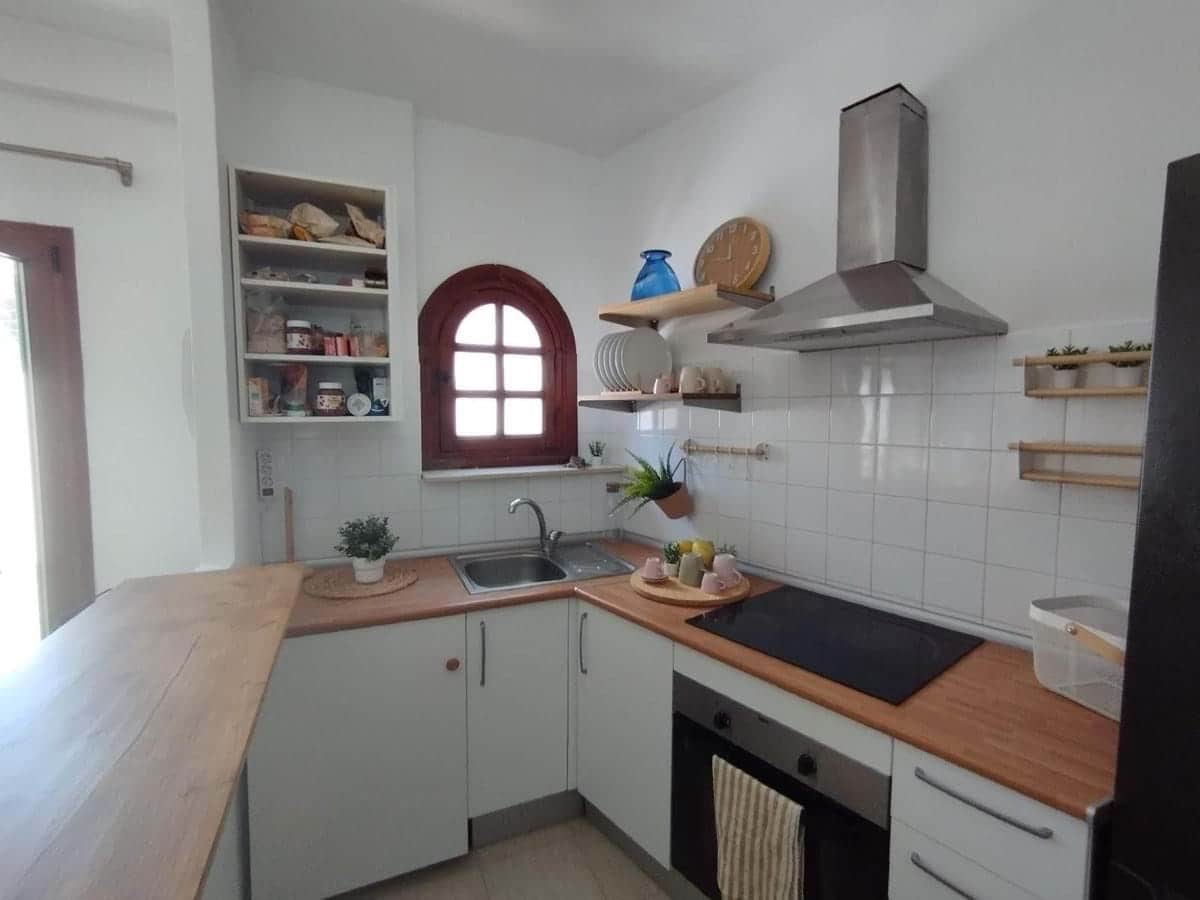 2 slaapkamer Huis te koop in Estepona met garage - € 920.000 (Ref: 9932169)