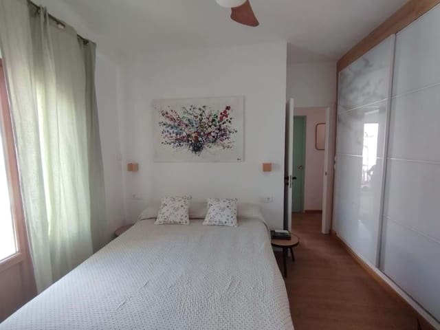2 slaapkamer Huis te koop in Estepona met garage - € 920.000 (Ref: 9932169)