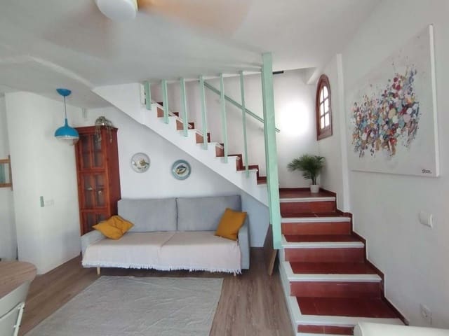 2 slaapkamer Huis te koop in Estepona met garage - € 920.000 (Ref: 9932169)