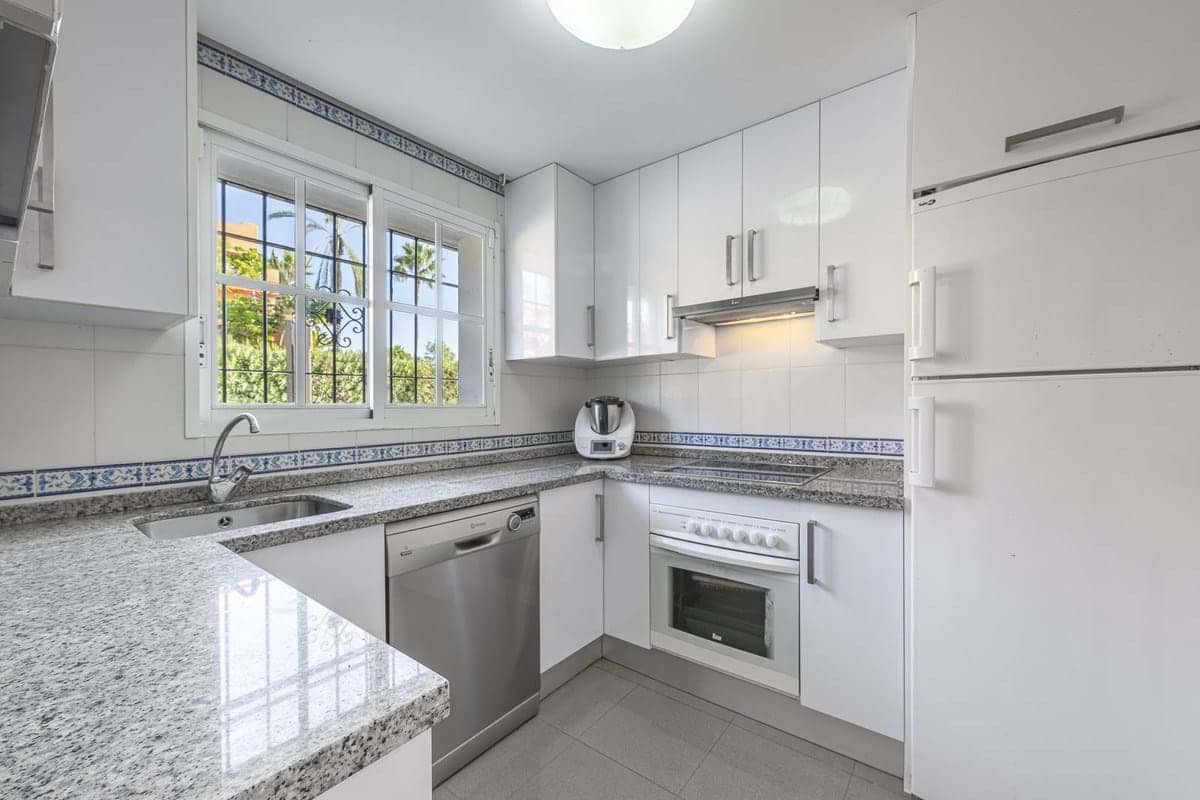3 camera da letto Casa in vendita in New Golden Mile con piscina garage - 495.000 € (Rif: 9932170)