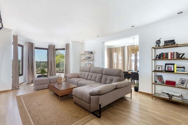 6 bedroom Villa for sale in Estepona with pool garage - € 2,390,000 (Ref: 9932571)