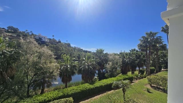 3 sypialnia Apartament na sprzedaż w Marbella z basenem garażem - 549 000 € (Ref: 9932572)