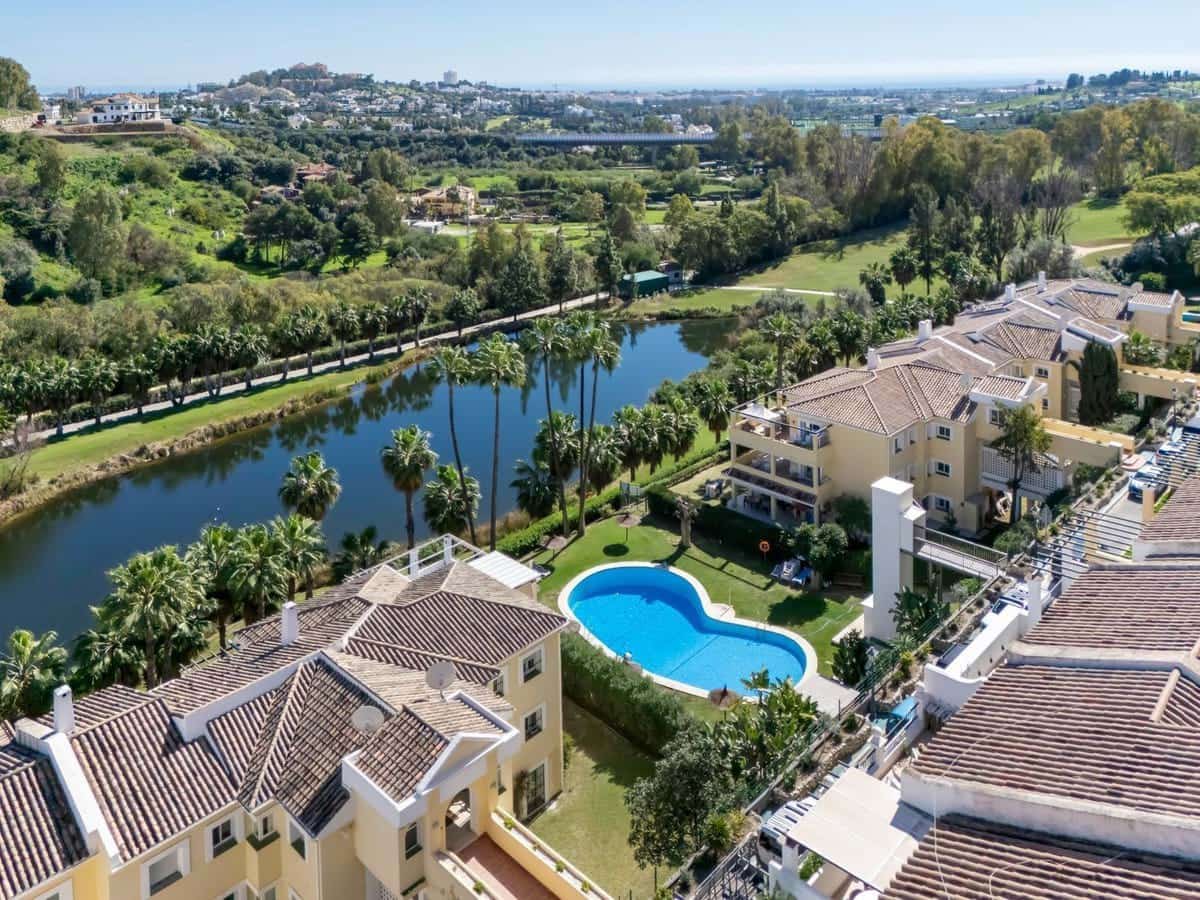 3 quarto Apartamento para venda em Marbella com piscina garagem - 549 000 € (Ref: 9932572)