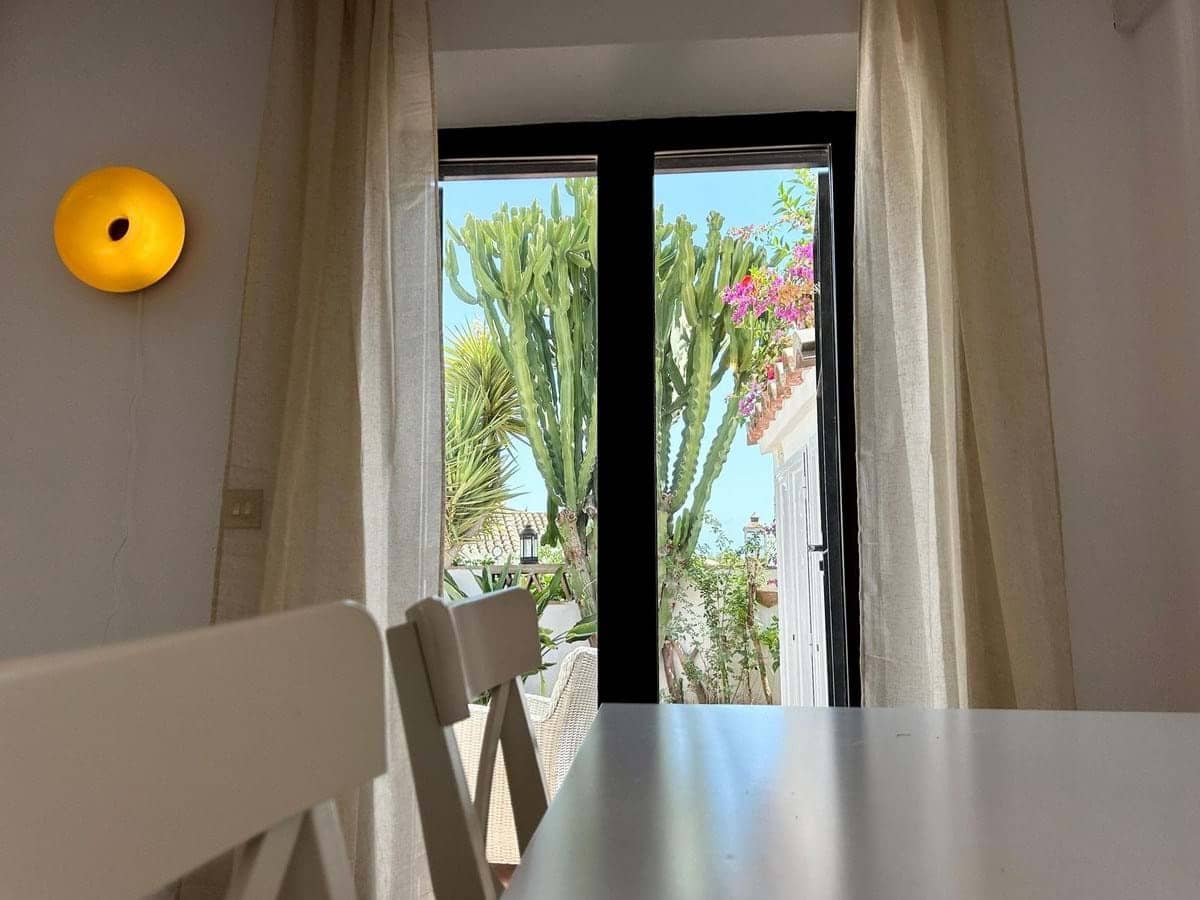 2 makuuhuone Omakotitalo myytävänä paikassa Marbella mukana uima-altaan - 550 000 € (Ref: 9932573)