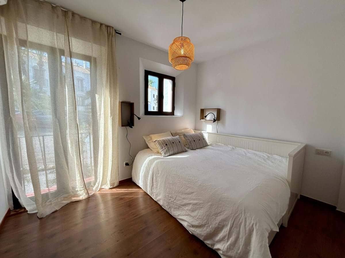 2 makuuhuone Omakotitalo myytävänä paikassa Marbella mukana uima-altaan - 550 000 € (Ref: 9932573)