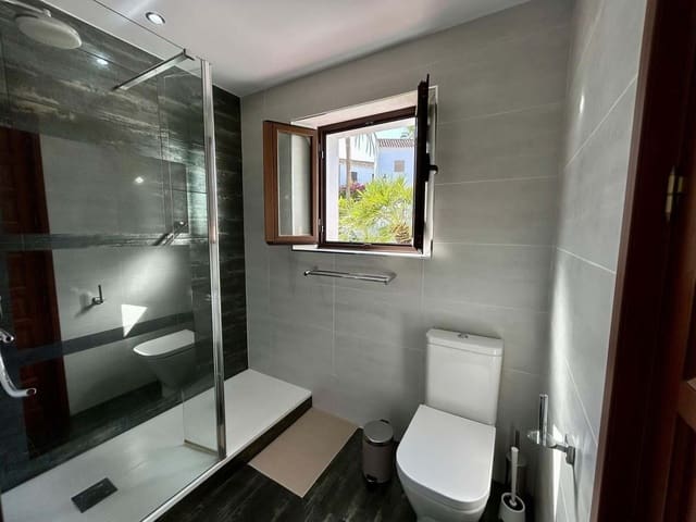 2 soveværelse Byhus til salg i Marbella med swimmingpool - € 550.000 (Ref: 9932573)
