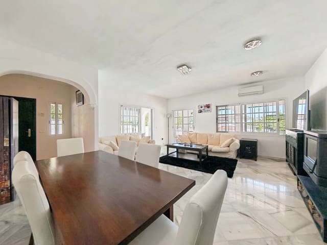 3 soveværelse Villa til salg i Benalmádena med swimmingpool garage - € 895.000 (Ref: 9932575)