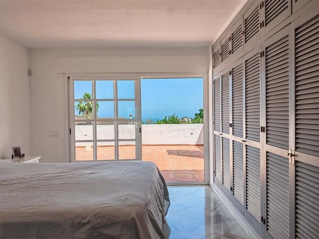 3 soveværelse Villa til salg i Benalmádena med swimmingpool garage - € 895.000 (Ref: 9932575)