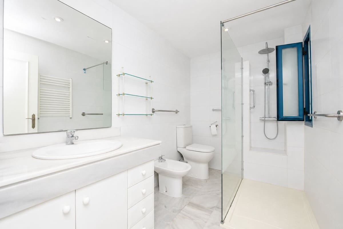 3 bedroom Apartment for sale in Marbella with pool garage - € 730,000 (Ref: 9941526)
