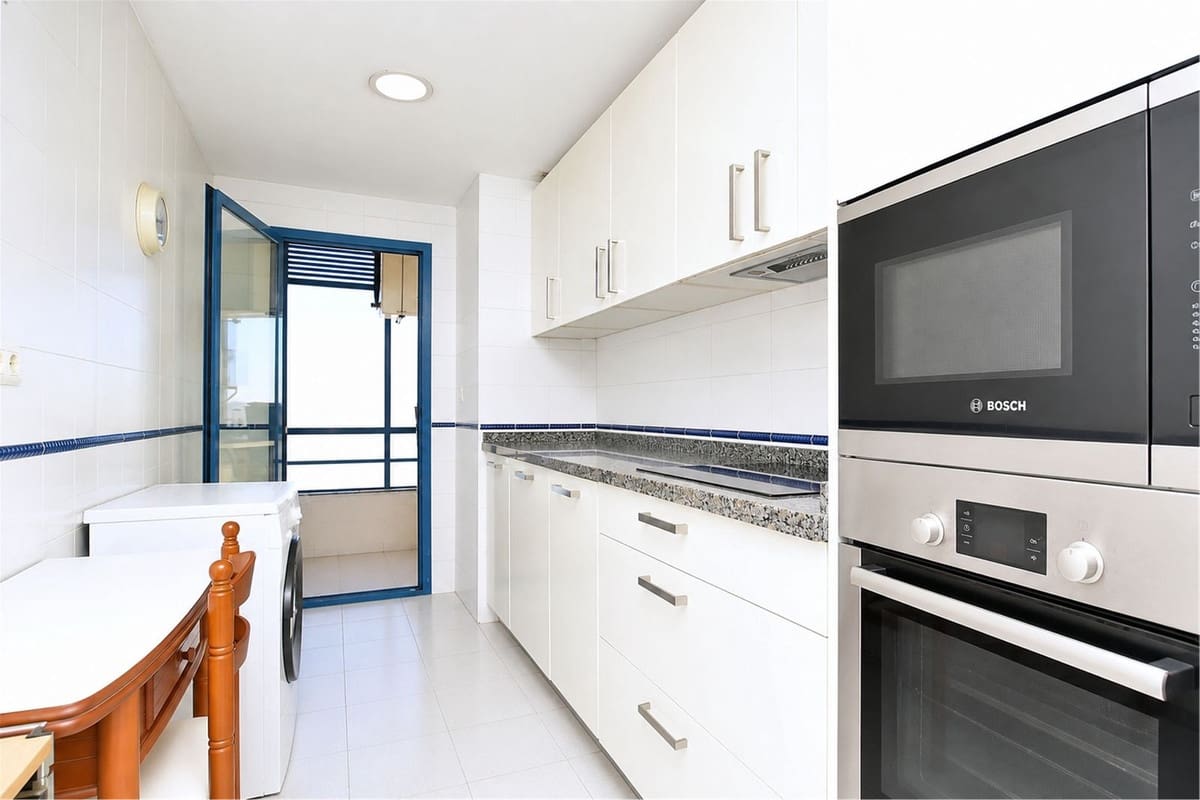 3 bedroom Apartment for sale in Marbella with pool garage - € 730,000 (Ref: 9941526)