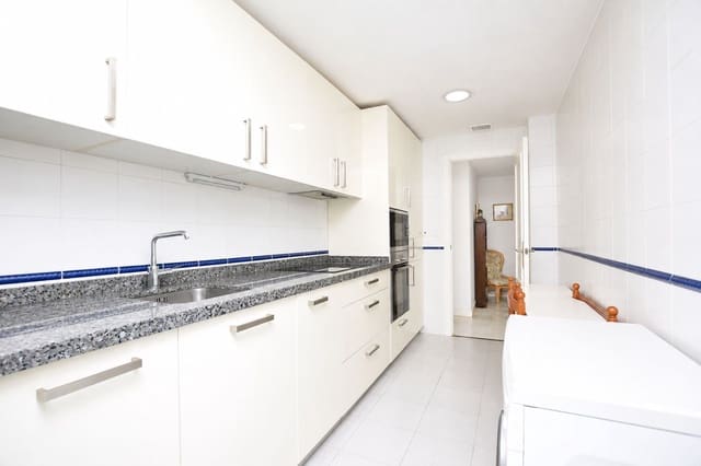 3 Zimmer Apartment zu verkaufen in Marbella mit Pool Garage - 730.000 € (Ref: 9941526)