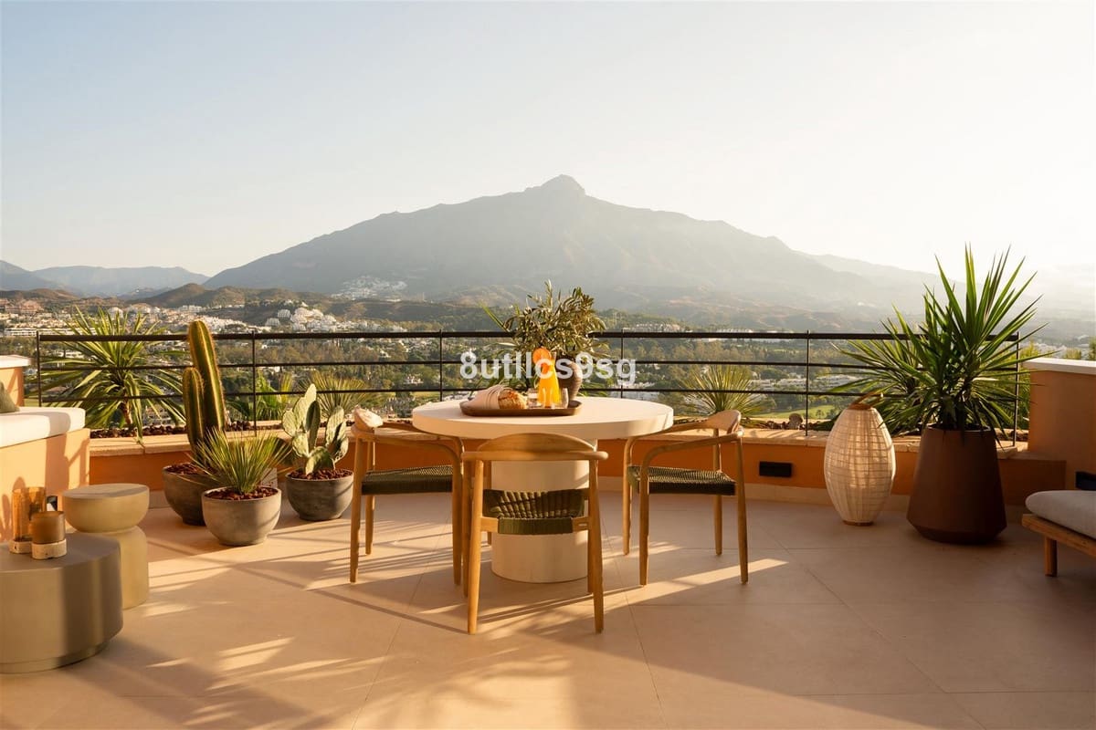 3 bedroom Apartment for sale in Marbella with pool garage - € 2,695,000 (Ref: 9941527)