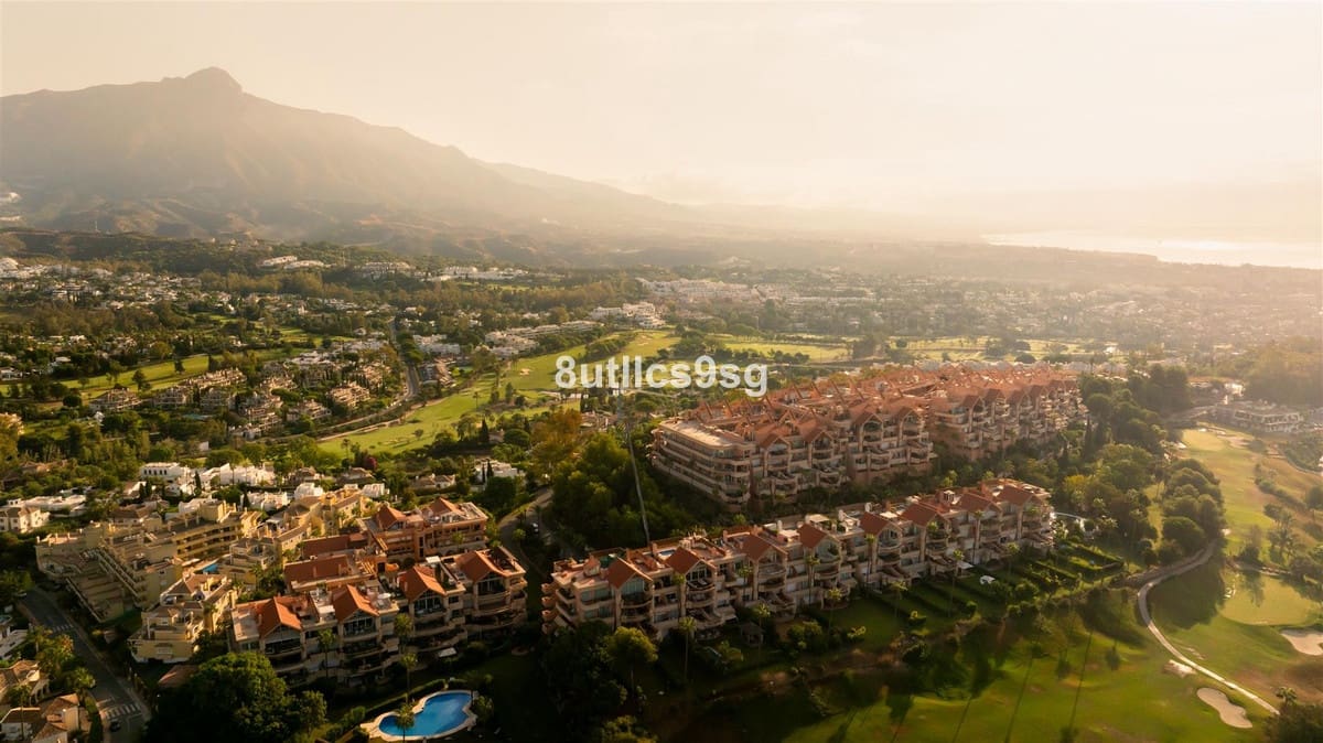 3 bedroom Apartment for sale in Marbella with pool garage - € 2,695,000 (Ref: 9941527)