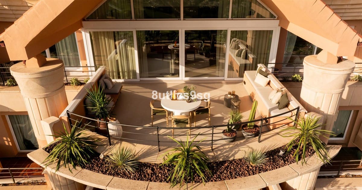 3 bedroom Apartment for sale in Marbella with pool garage - € 2,695,000 (Ref: 9941527)