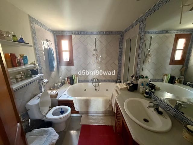 3 soverom Hus til salgs i Marbella med svømmebasseng garasje - € 700 000 (Ref: 9941529)