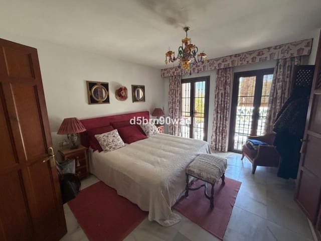 3 soverom Hus til salgs i Marbella med svømmebasseng garasje - € 700 000 (Ref: 9941529)