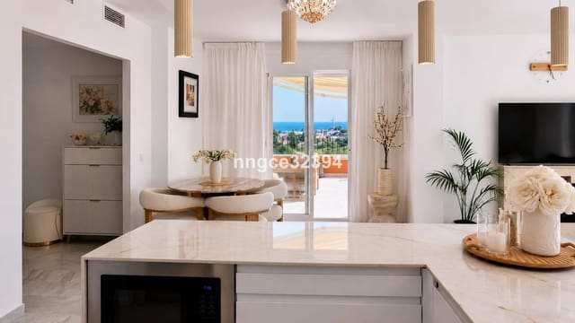 Apartamento de 2 habitaciones en Elviria, Marbella en venta con piscina garaje - 439.900 € (Ref: 9941536)
