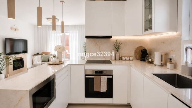 Apartamento de 2 habitaciones en Elviria, Marbella en venta con piscina garaje - 439.900 € (Ref: 9941536)