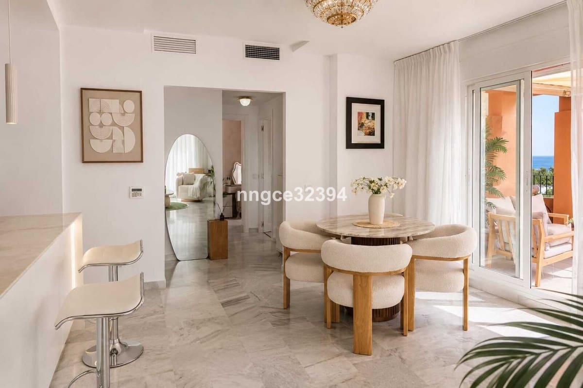 Apartamento de 2 habitaciones en Elviria en venta con piscina garaje - 439.900 € (Ref: 9941536)