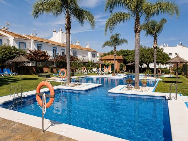 Apartamento de 2 habitaciones en Elviria, Marbella en venta con piscina garaje - 439.900 € (Ref: 9941536)