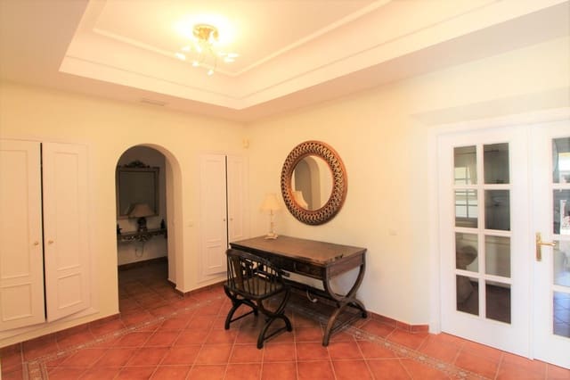 5 soverom Villa til salgs i Cádiz by med svømmebasseng garasje - € 1 750 000 (Ref: 9941539)