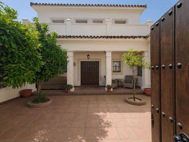 5 soverom Villa til salgs i Cádiz by med svømmebasseng garasje - € 1 750 000 (Ref: 9941539)