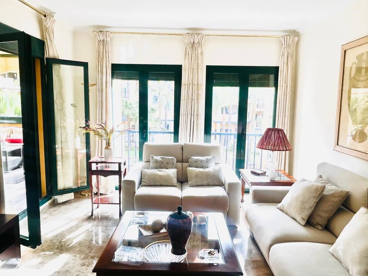 2 sypialnia Apartament na sprzedaż w Marbella z basenem garażem - 635 000 € (Ref: 9941540)