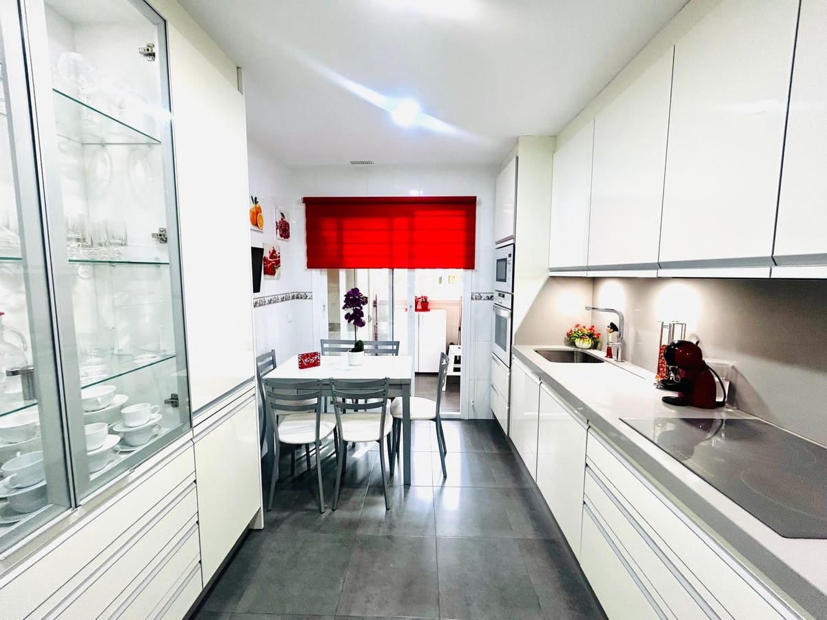 2 sypialnia Apartament na sprzedaż w Marbella z basenem garażem - 635 000 € (Ref: 9941540)