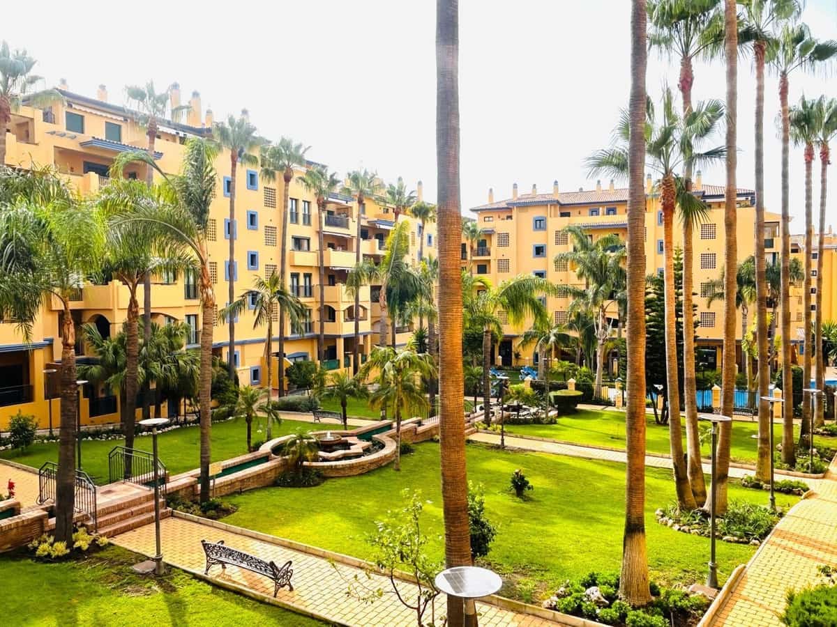 2 sypialnia Apartament na sprzedaż w Marbella z basenem garażem - 635 000 € (Ref: 9941540)