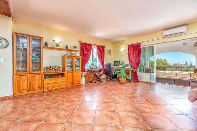6 bedroom Villa for sale in Mijas with pool garage - € 835,000 (Ref: 9941543)