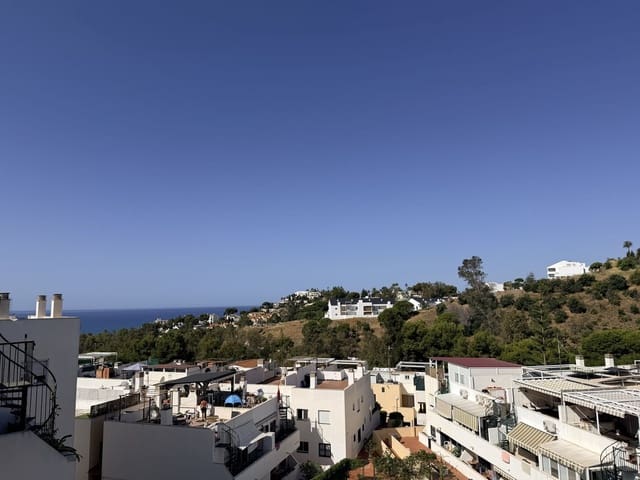 2 soverom Leilighet til salgs i Benalmádena med svømmebasseng garasje - € 369 995 (Ref: 9941544)