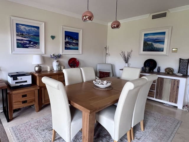 3 sypialnia Dom na sprzedaż w El Paraiso, Estepona z basenem garażem - 815 000 € (Ref: 9954553)