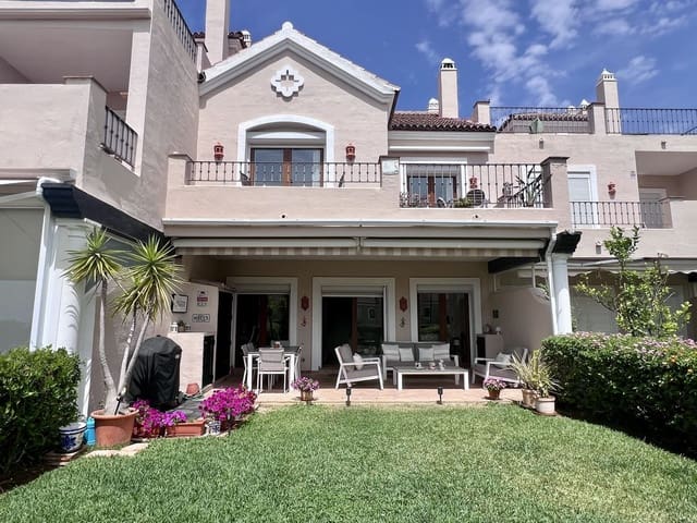 3 sypialnia Dom na sprzedaż w El Paraiso, Estepona z basenem garażem - 815 000 € (Ref: 9954553)