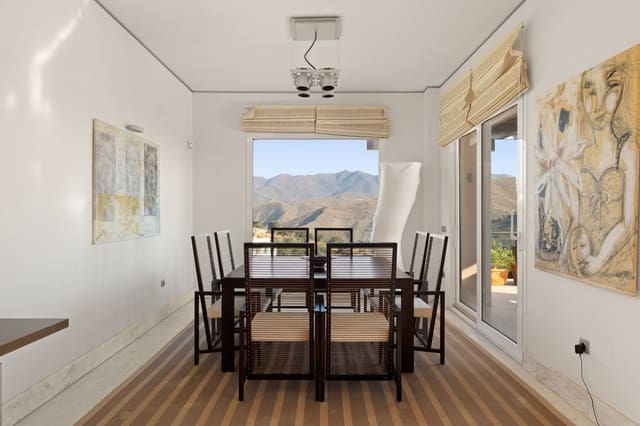 5 bedroom Villa for sale in Marbella with pool garage - € 2,800,000 (Ref: 9954555)