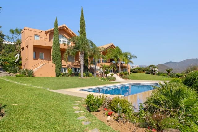5 bedroom Villa for sale in Marbella with pool garage - € 2,800,000 (Ref: 9954555)