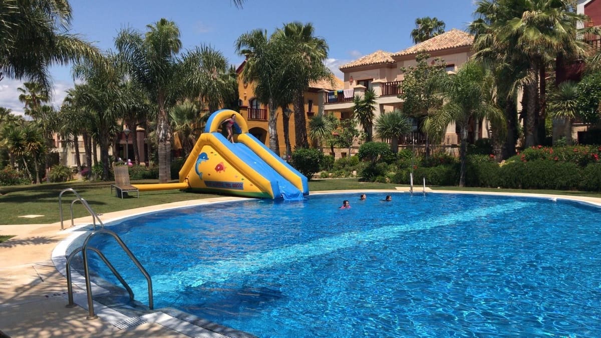 6 bedroom Villa for sale in Marbella with pool garage - € 3,000,000 (Ref: 9954560)