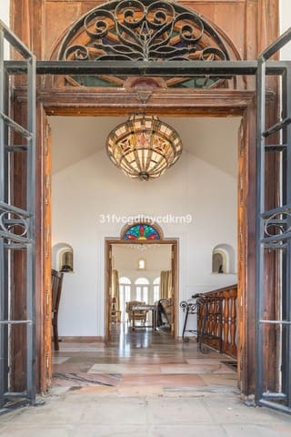 6 Zimmer Villa zu verkaufen in Estepona mit Pool Garage - 1.450.000 € (Ref: 9954562)