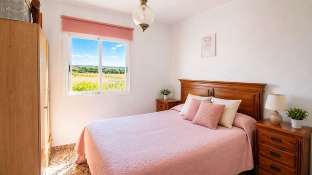 3 bedroom Villa for sale in Estepona with pool - € 475,000 (Ref: 9961841)
