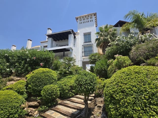 5 soveværelse Byhus til salg i Marbella med swimmingpool garage - € 1.695.000 (Ref: 9961847)