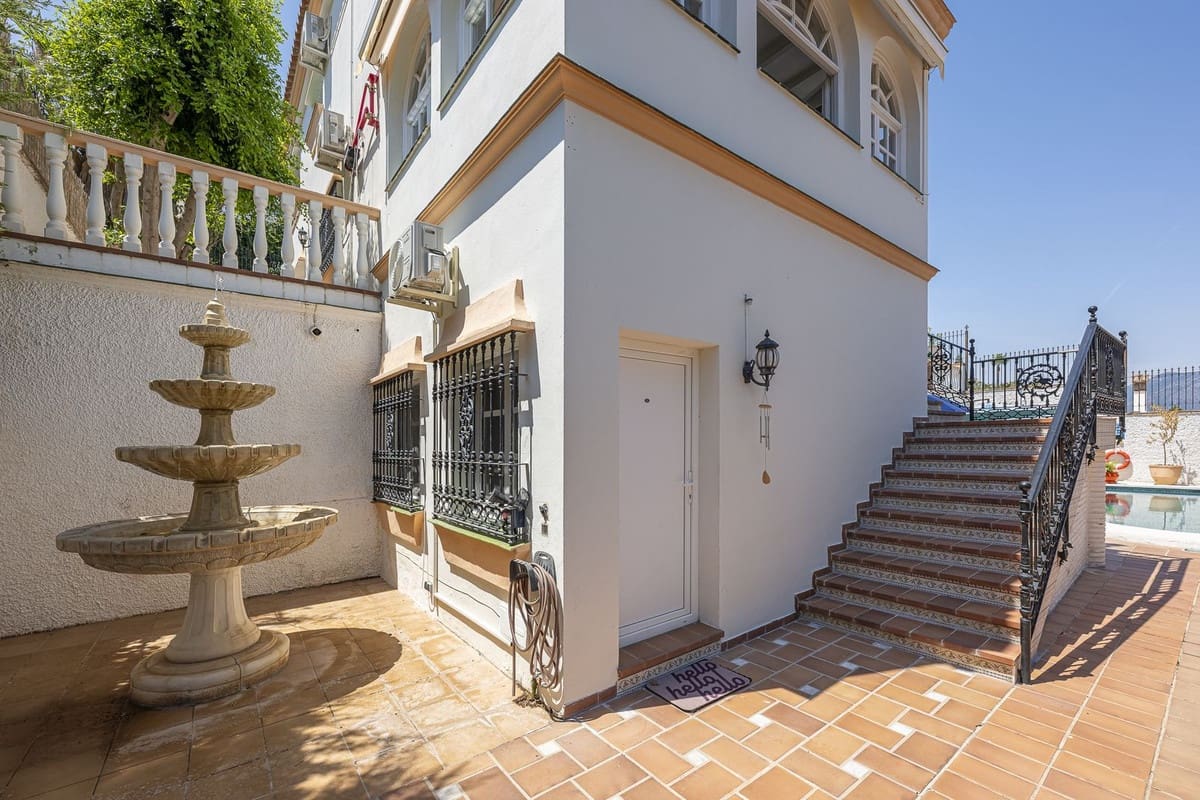5 bedroom Villa for sale in Mijas with pool garage - € 1,200,000 (Ref: 9961849)