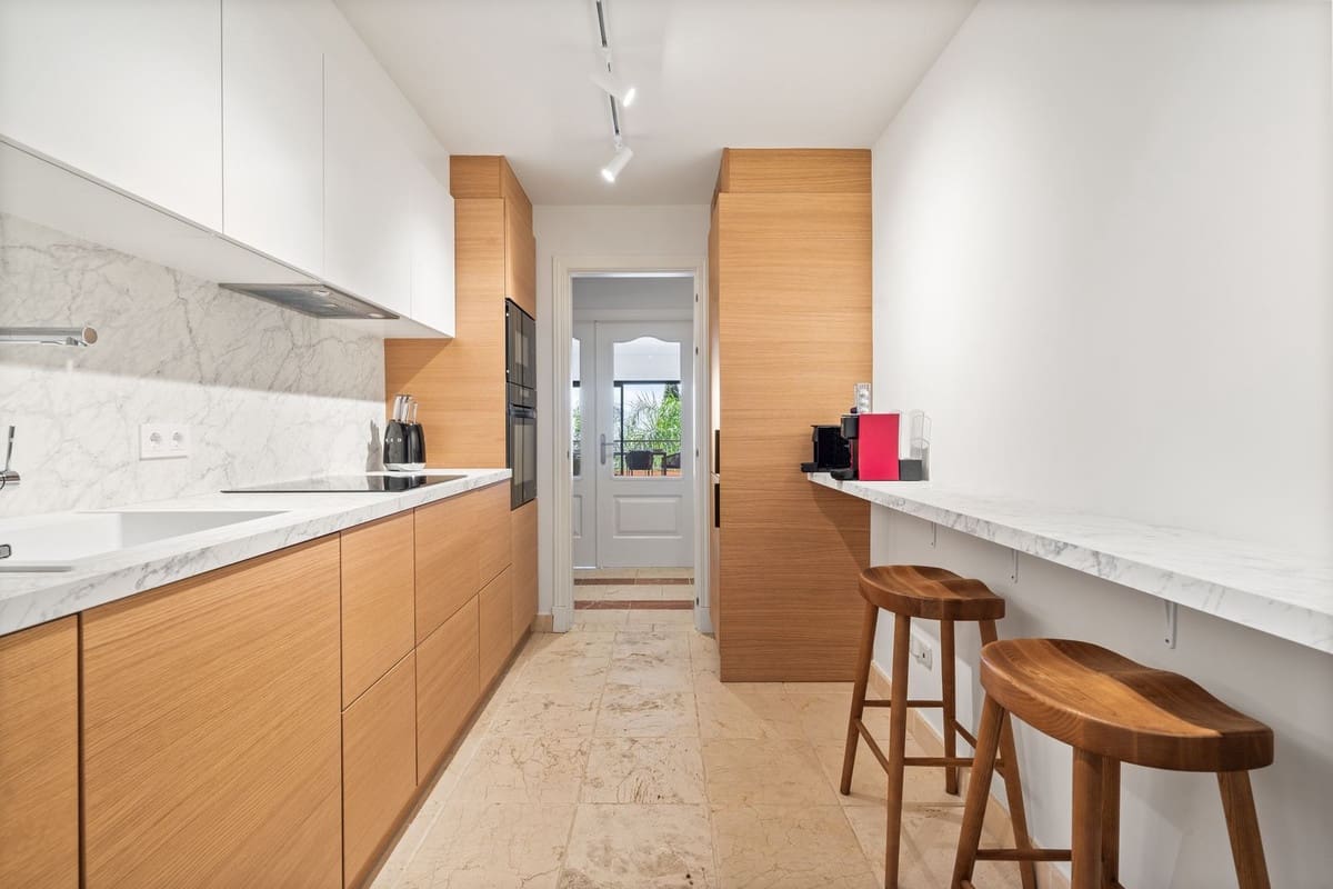 2 soveværelse Lejlighed til salg i Benahavis med swimmingpool garage - € 585.000 (Ref: 9961852)