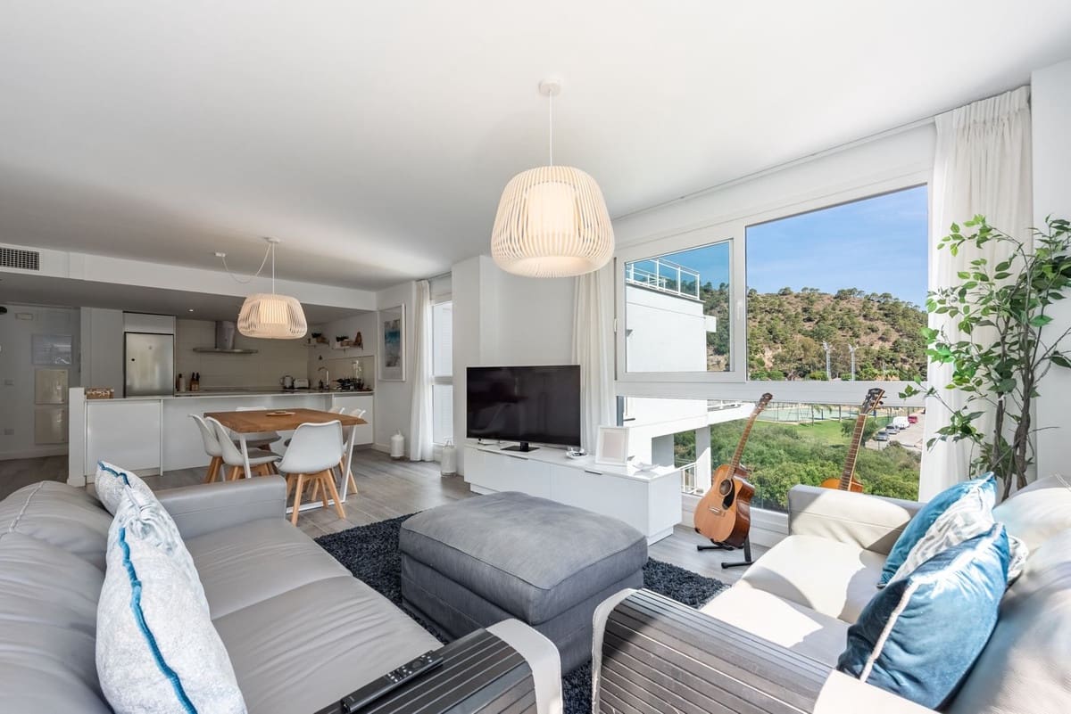 Apartamento de 3 habitaciones en Benahavís en venta con piscina garaje - 695.000 € (Ref: 9961854)