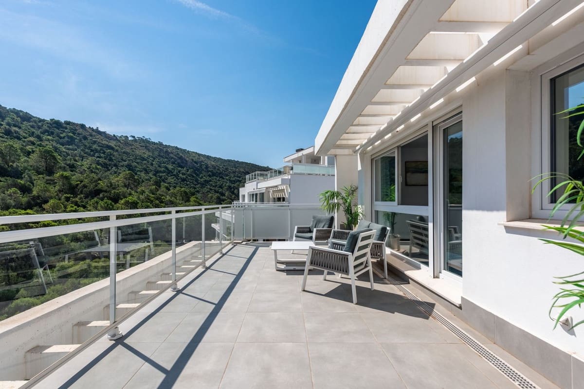 Apartamento de 3 habitaciones en Benahavís en venta con piscina garaje - 695.000 € (Ref: 9961854)