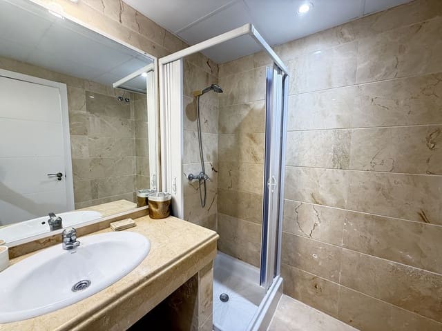 2 chambre Appartement à vendre à Marbella avec piscine - 539 000 € (Ref: 9961862)