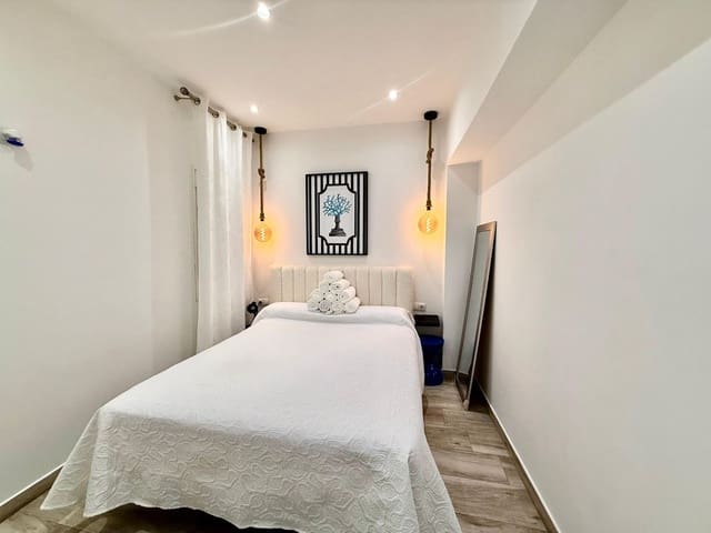 Apartamento de 2 habitaciones en Fuengirola en venta con garaje - 329.000 € (Ref: 9961863)