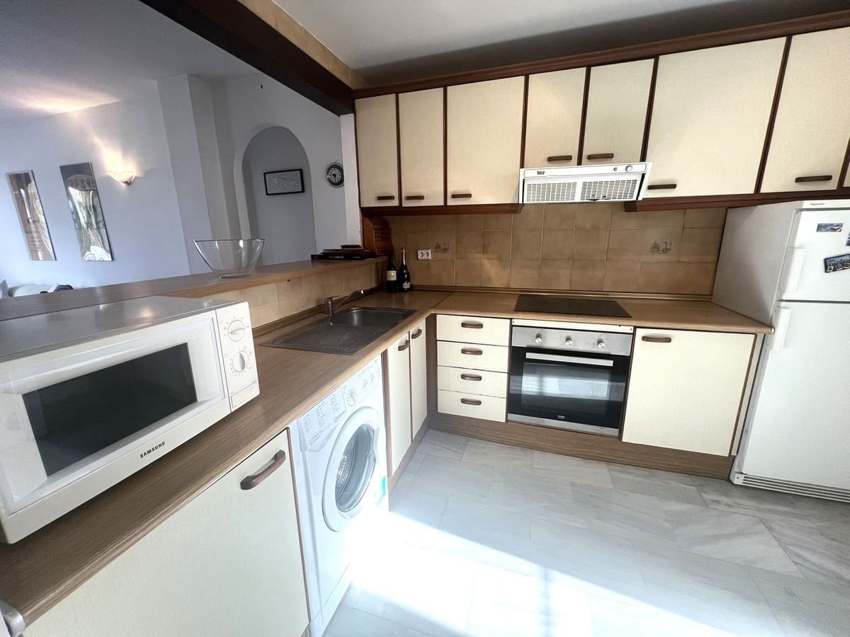 2 sypialnia Apartament na sprzedaż w Benahavis z basenem garażem - 299 000 € (Ref: 9984197)